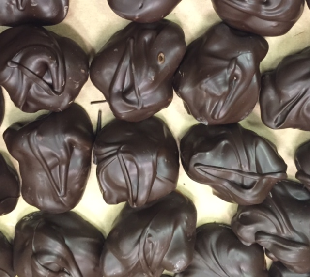 O’Shea’s Dark Chocolate Almond Cluster