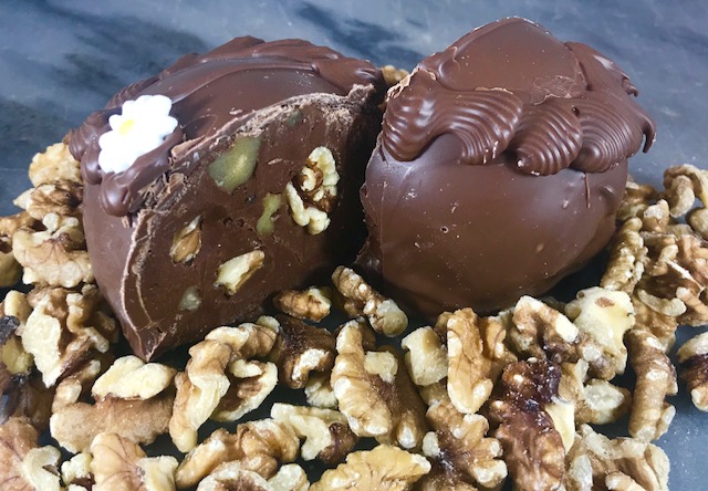1/2# O’Shea’s Milk Chocolate Fudge Walnut Egg