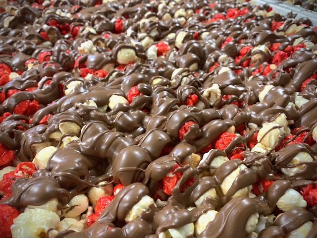 O’Shea’s Chocolate Covered Strawberry Cheesecake Gourmet Popcorn