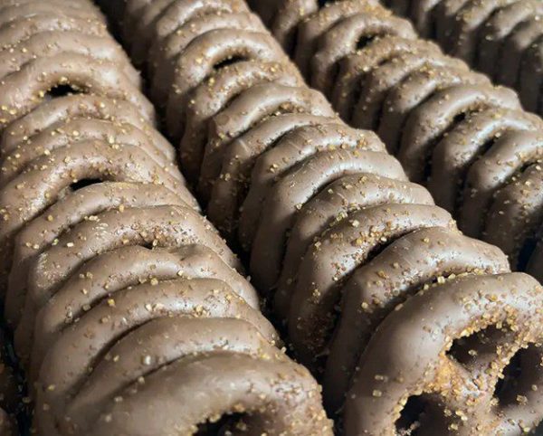 O'Shea's Decorated Milk Pretzels w/ Cinnamon Sugar