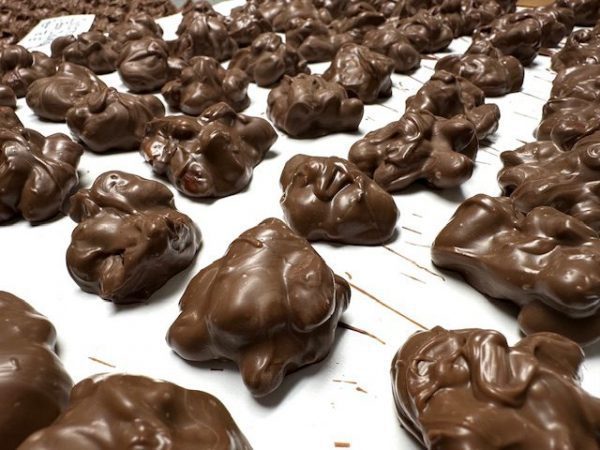 O'Shea's Hand Dipped Raisin Clusters