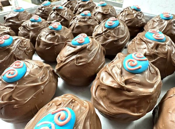 1# O'Shea's Milk Chocolate Mixed Nut Egg
