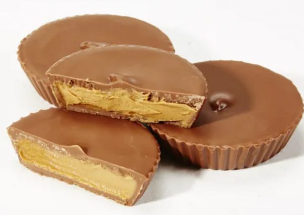 Jumbo Peanut Butter Cups - Slice & Share